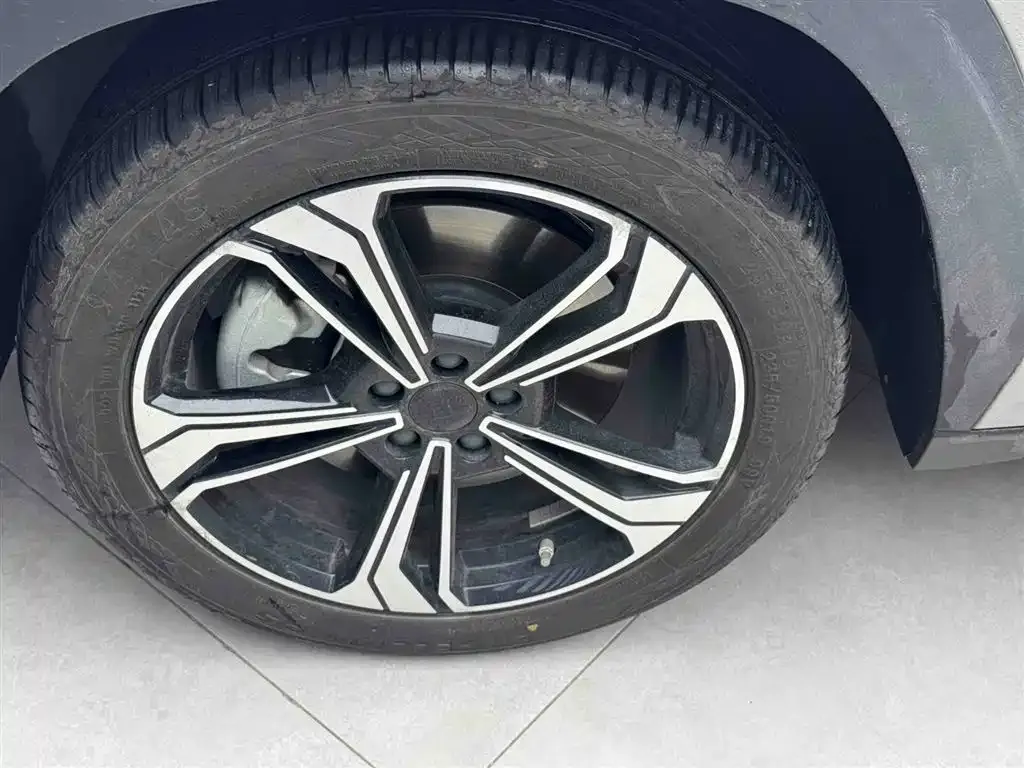 Geely Galaxy L7 — фото 4