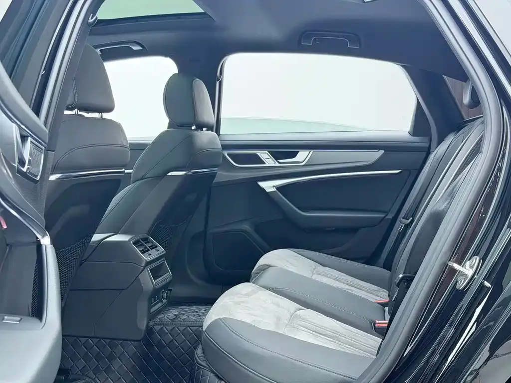 Audi A6L 2024 из CN, фото 9