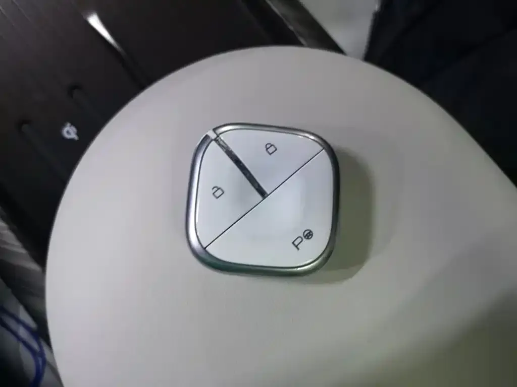 Baojun Yunduo — фото 4