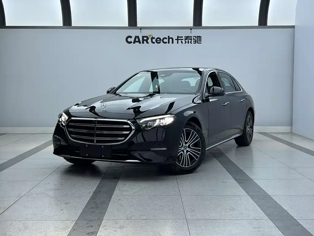 Mercedes-Benz E-Class — фото 1