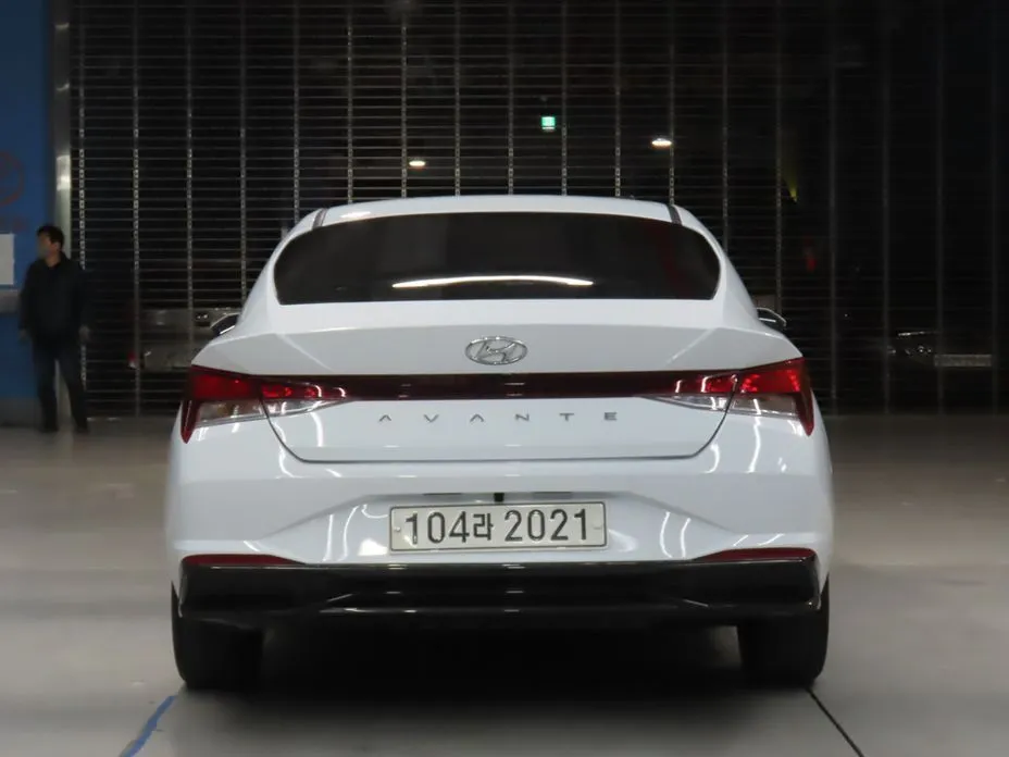 Hyundai AVANTE 2021 из KR, фото 2