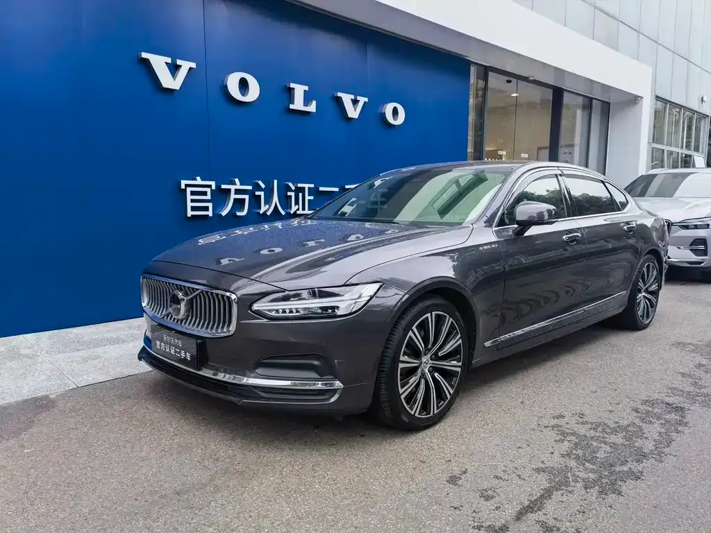 Volvo S90 — фото 1