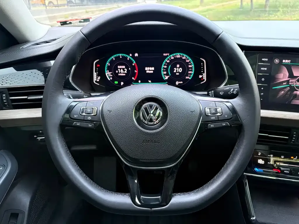 Volkswagen Passat — фото 3
