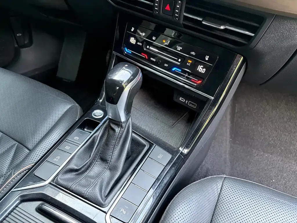 Volkswagen Passat — фото 6