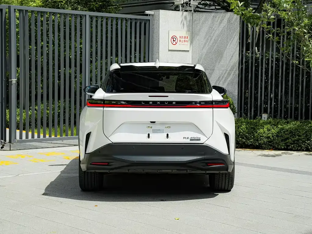 Lexus RZ — фото 9