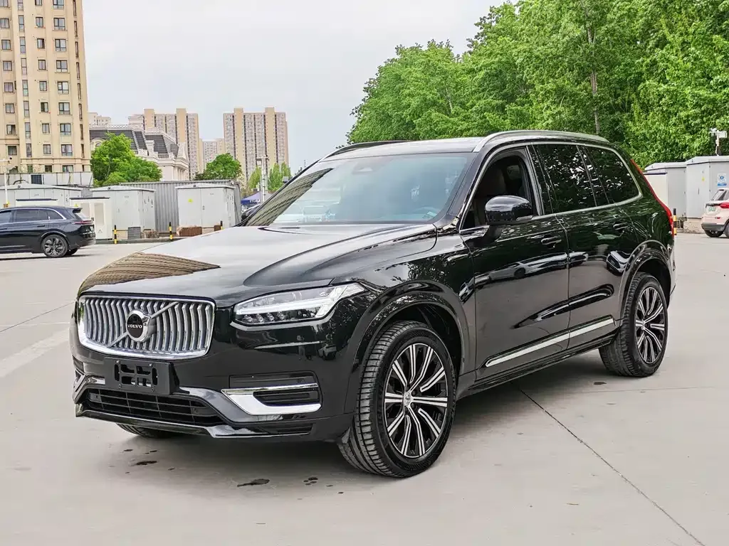 Volvo XC90 — фото 1