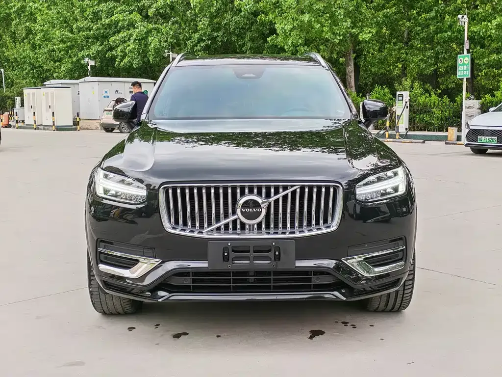 Volvo XC90 — фото 8