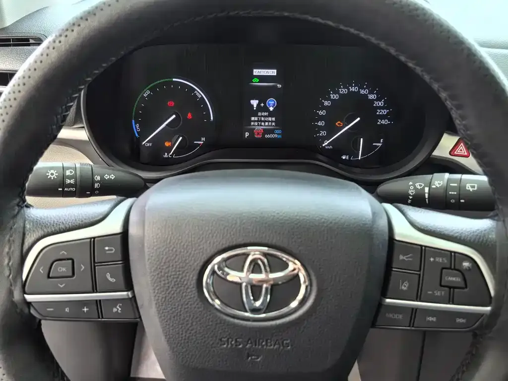Toyota Granvia 2024 из CN, фото 3
