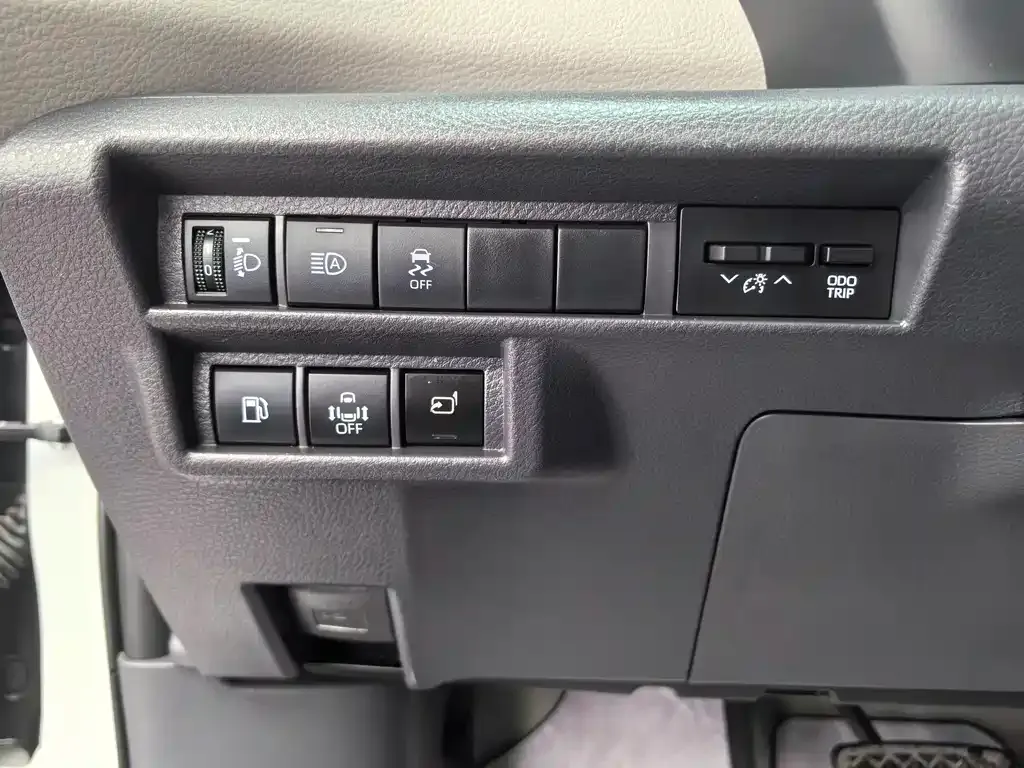 Toyota Granvia 2024 из CN, фото 6