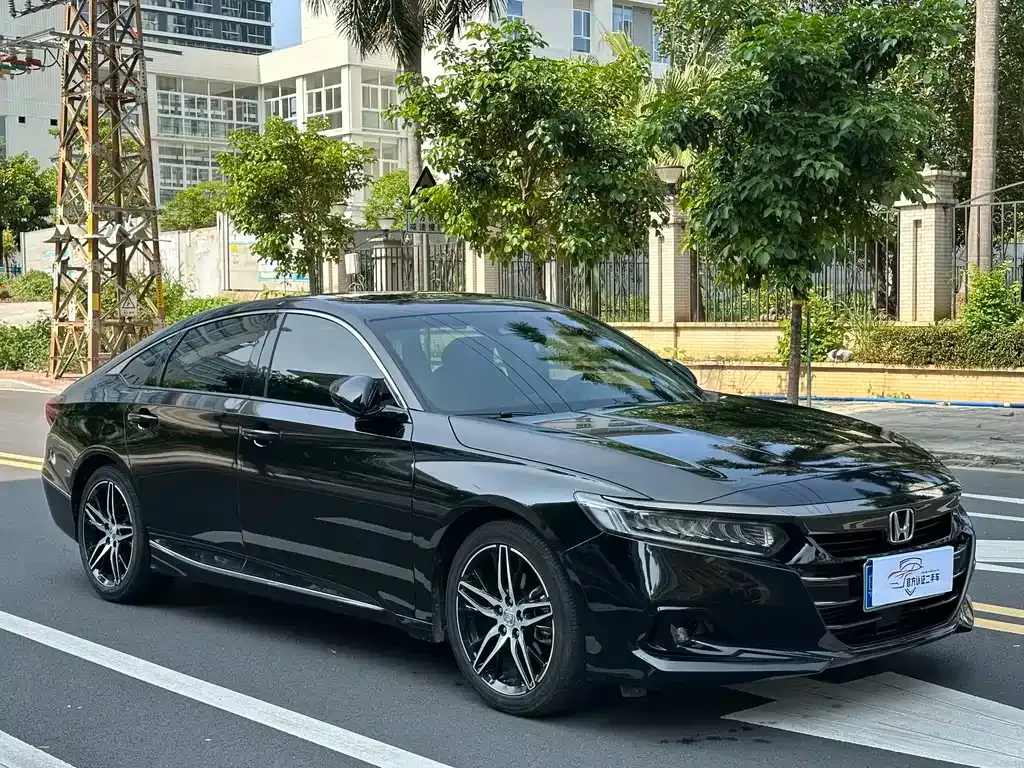 Honda Accord — фото 8