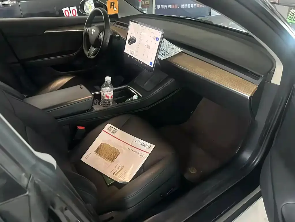 Tesla Model 3 — фото 5