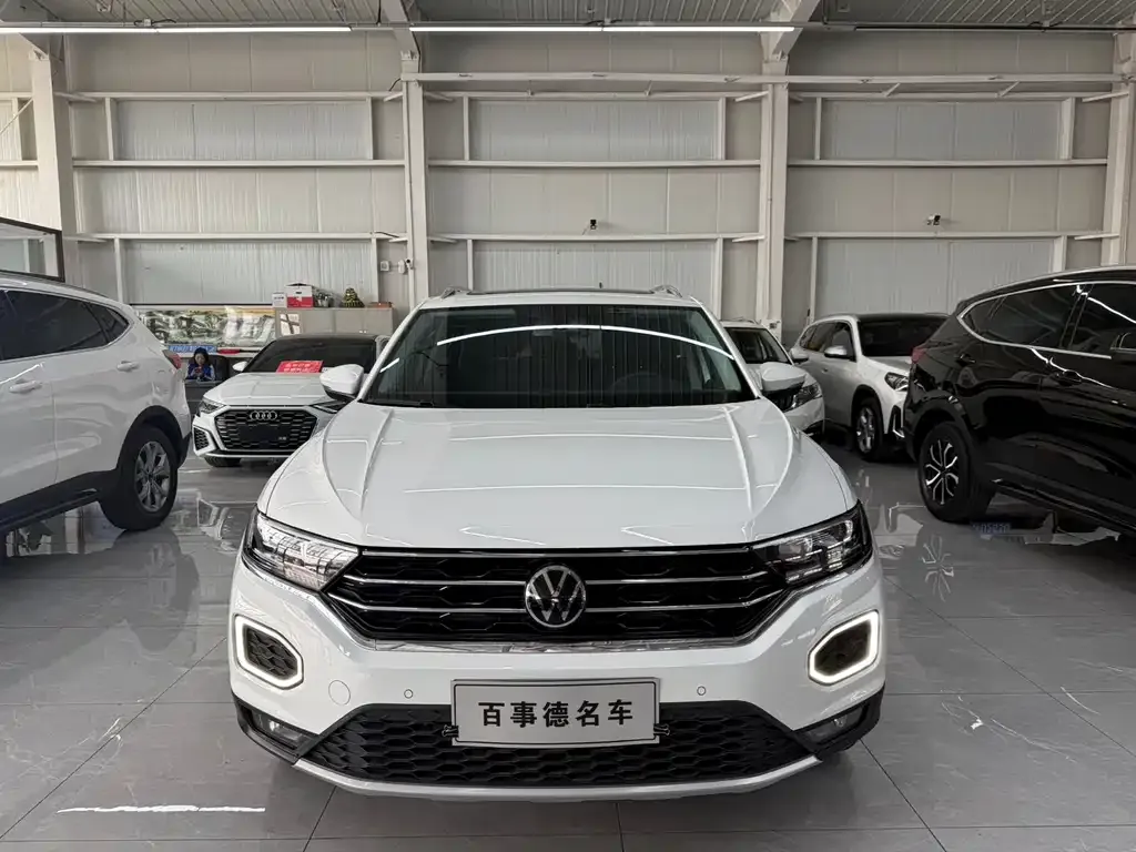 Volkswagen T-Roc — фото 7