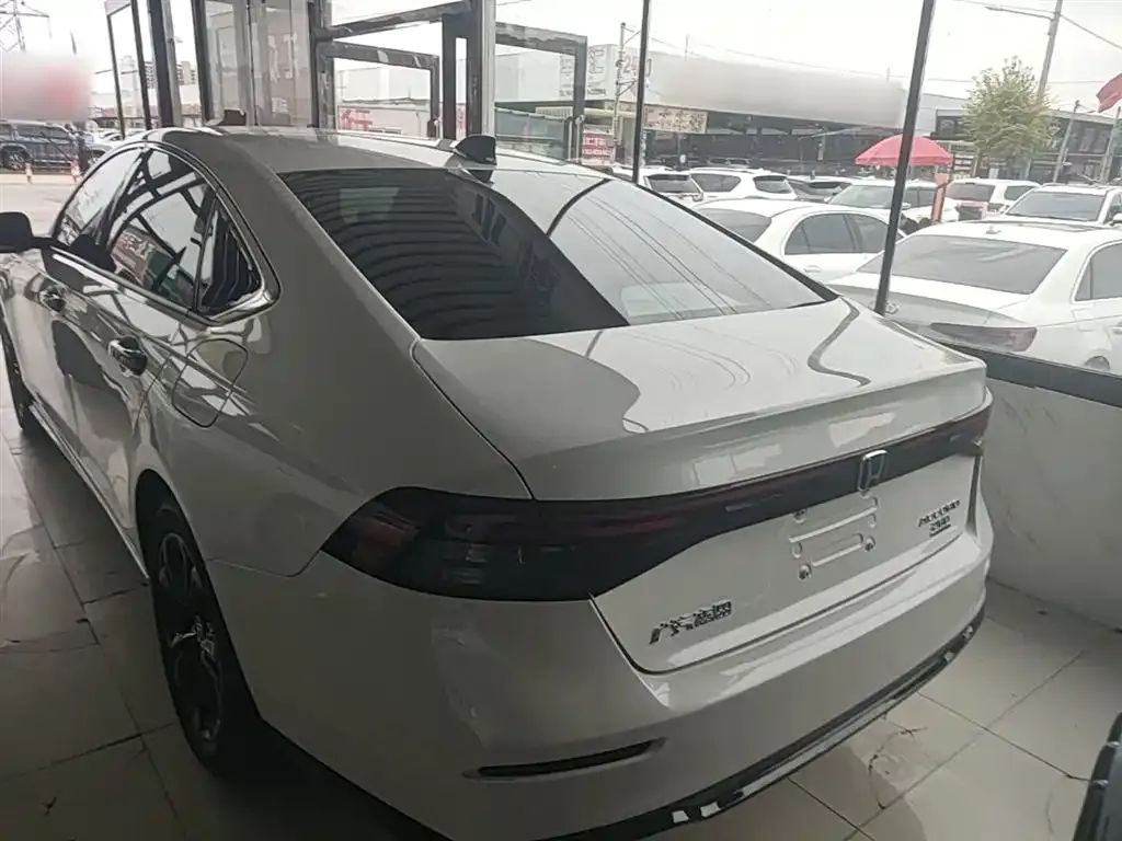 Honda Accord — фото 9