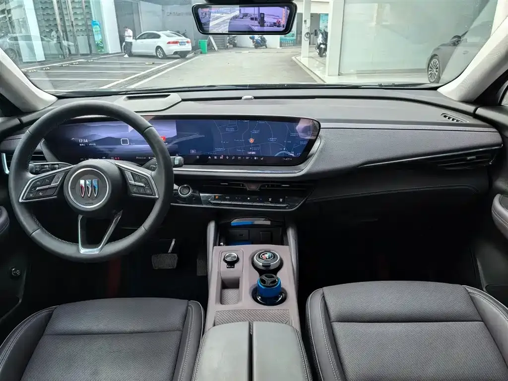 Buick Envision Plus — фото 9