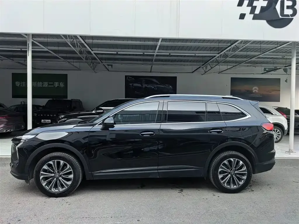 Buick Envision Plus — фото 2