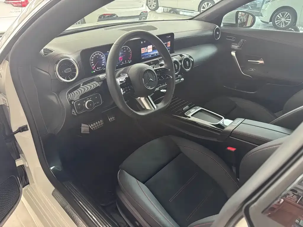 Mercedes-Benz CLA (Import) 2024 из CN, фото 2