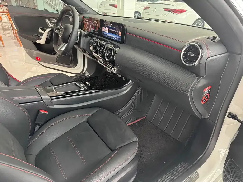 Mercedes-Benz CLA (Import) 2024 из CN, фото 3
