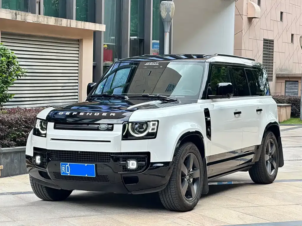 Land Rover Defender — фото 1