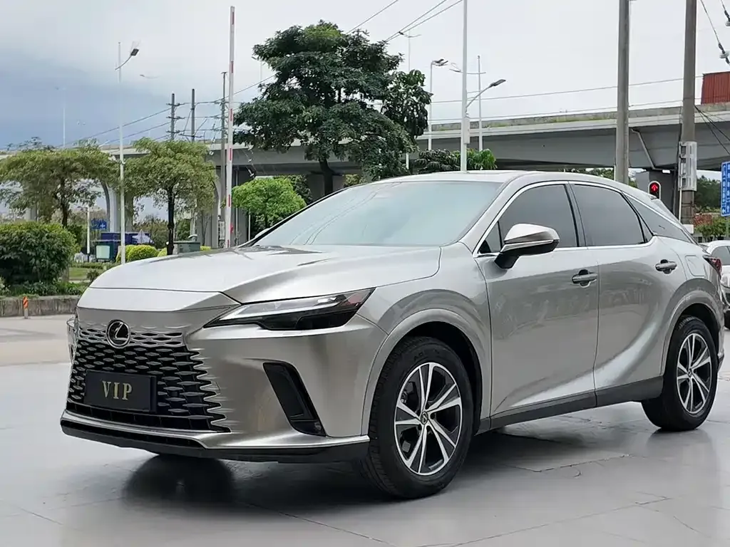 Lexus RX — фото 1