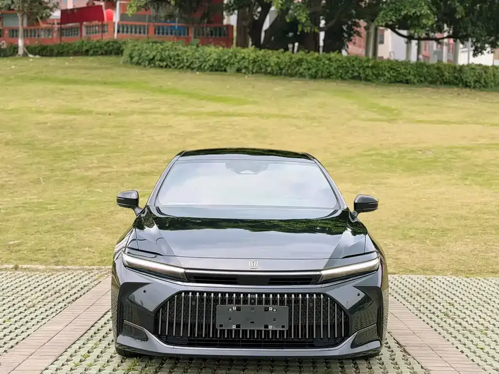 Toyota Crown (Import) 2024 из CN, фото 4