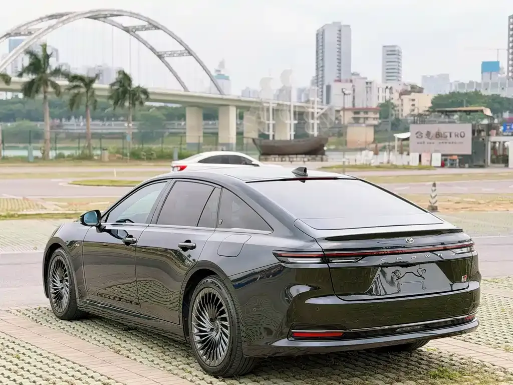 Toyota Crown (Import) 2024 из CN, фото 6