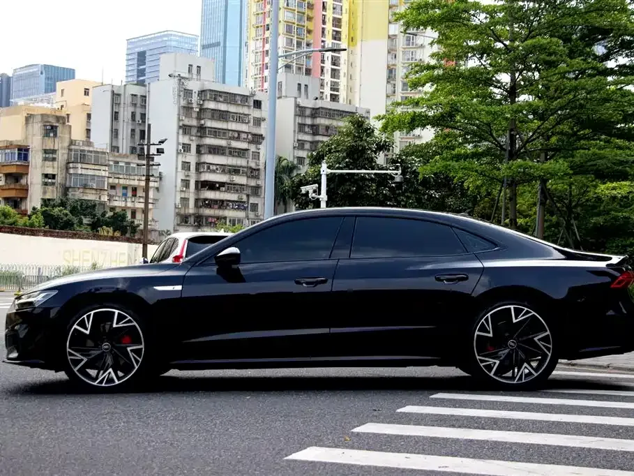 Audi A7L — фото 5