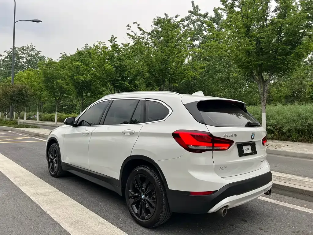 BMW X1 — фото 10