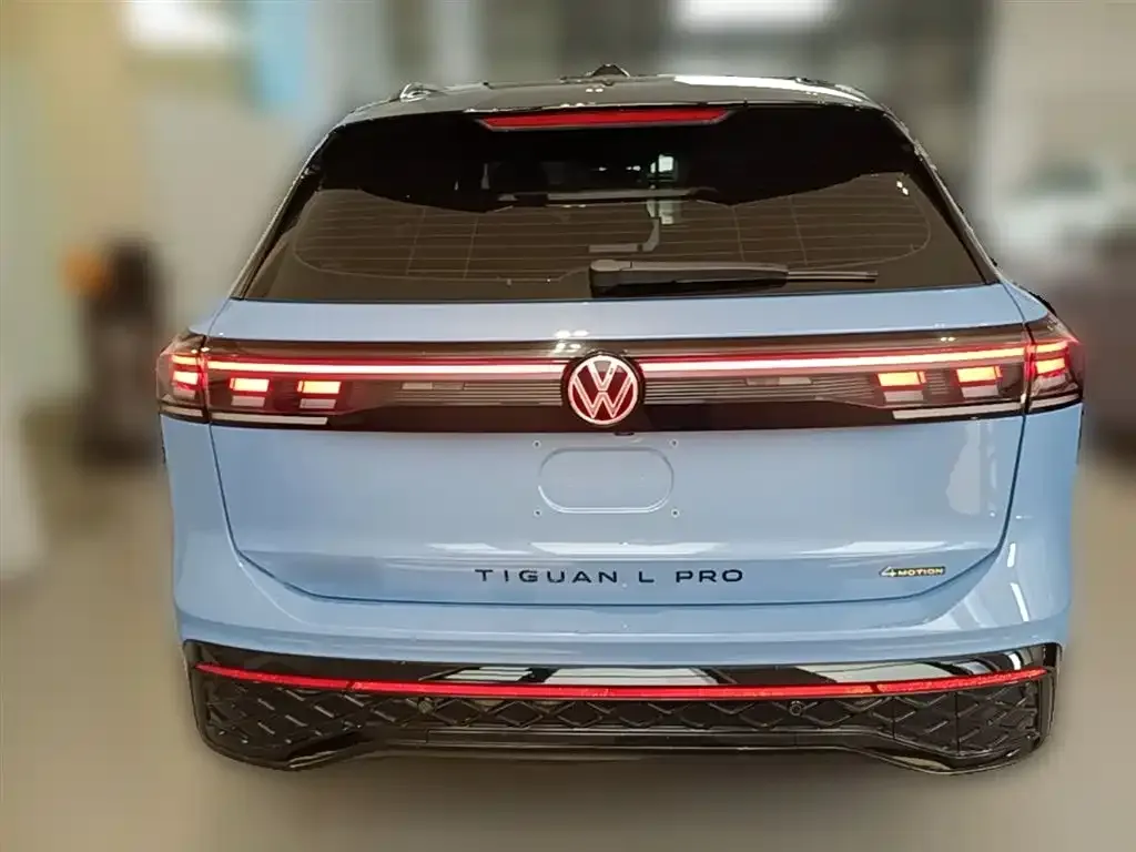 Volkswagen Tiguan L — фото 8