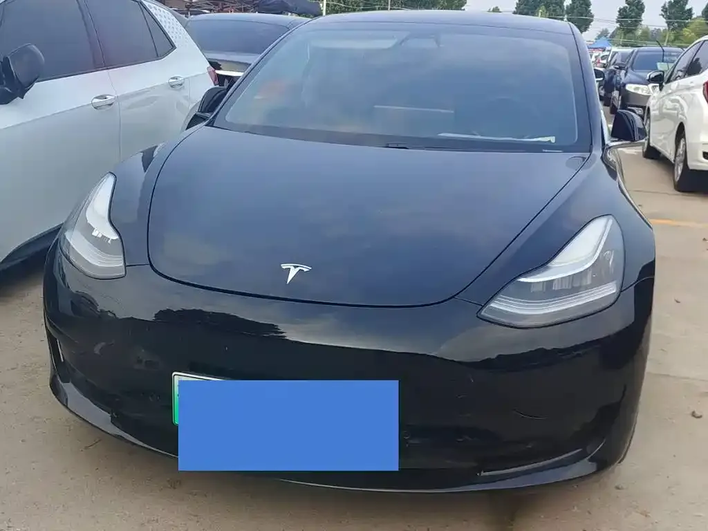Tesla Model 3 — фото 1