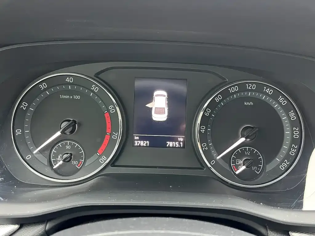 Skoda Octavia — фото 5