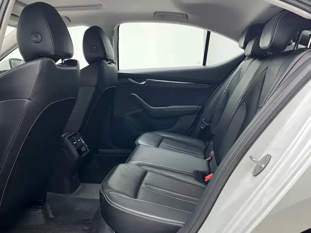 Skoda Octavia — фото 9