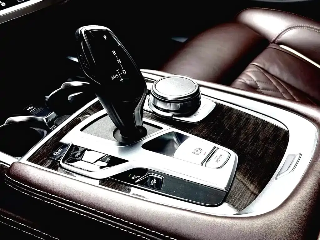 BMW 7 Series 2021 из CN, фото 7