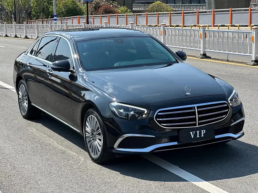 Mercedes-Benz E-Class — фото 8