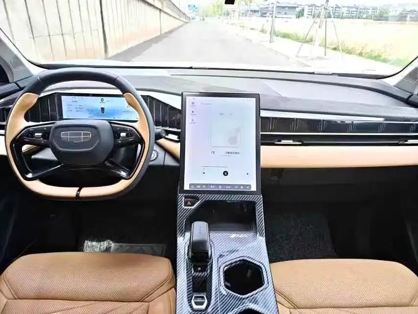 Geely Boyue L 2023 из CN, фото 2