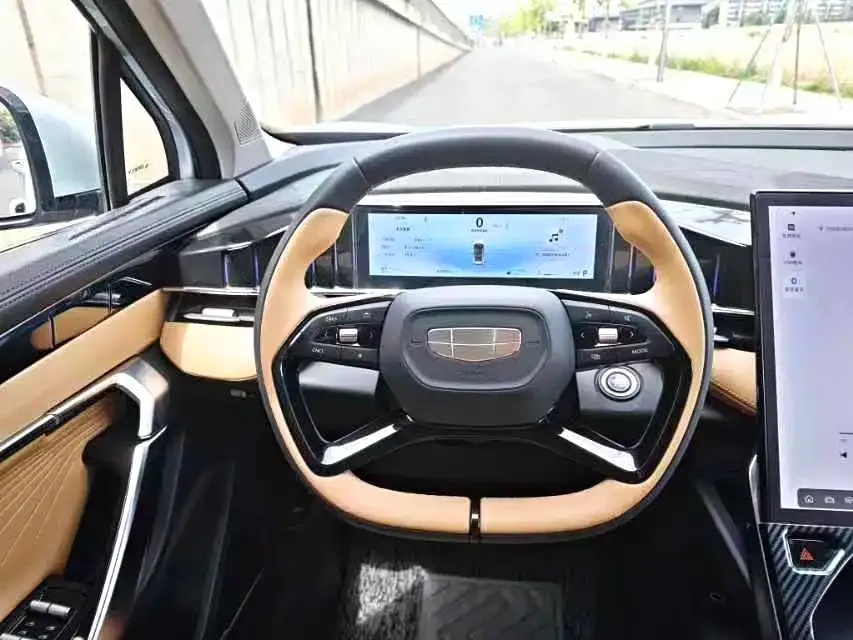 Geely Boyue L 2023 из CN, фото 3