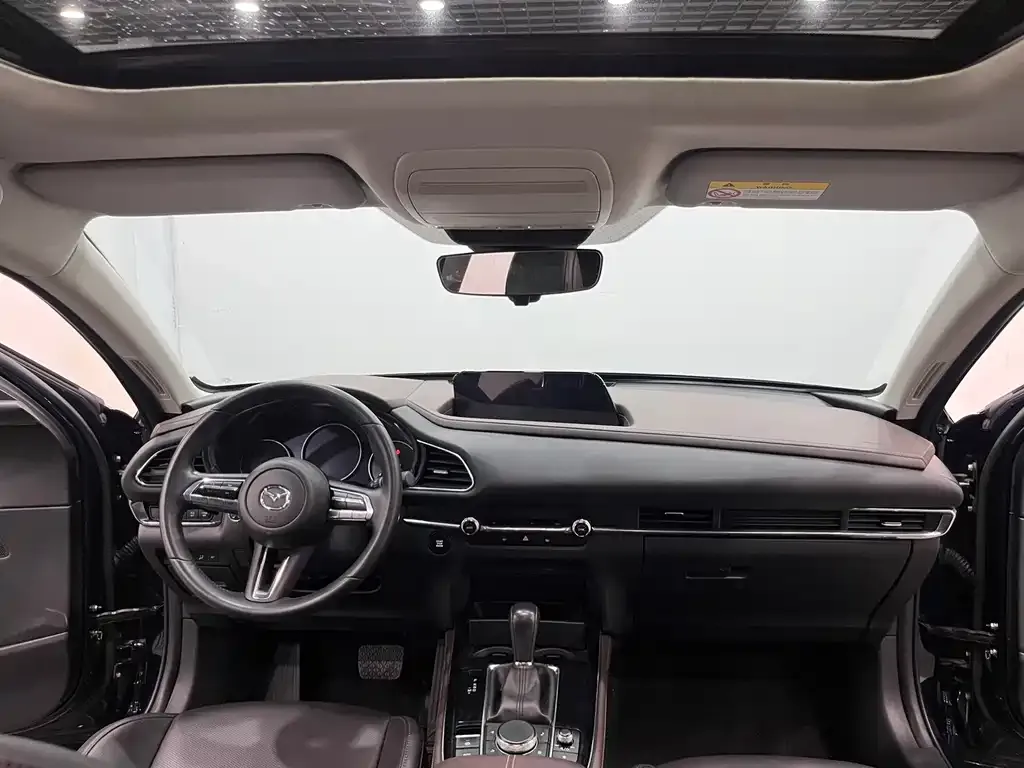 Mazda CX-30 2022 из CN, фото 2