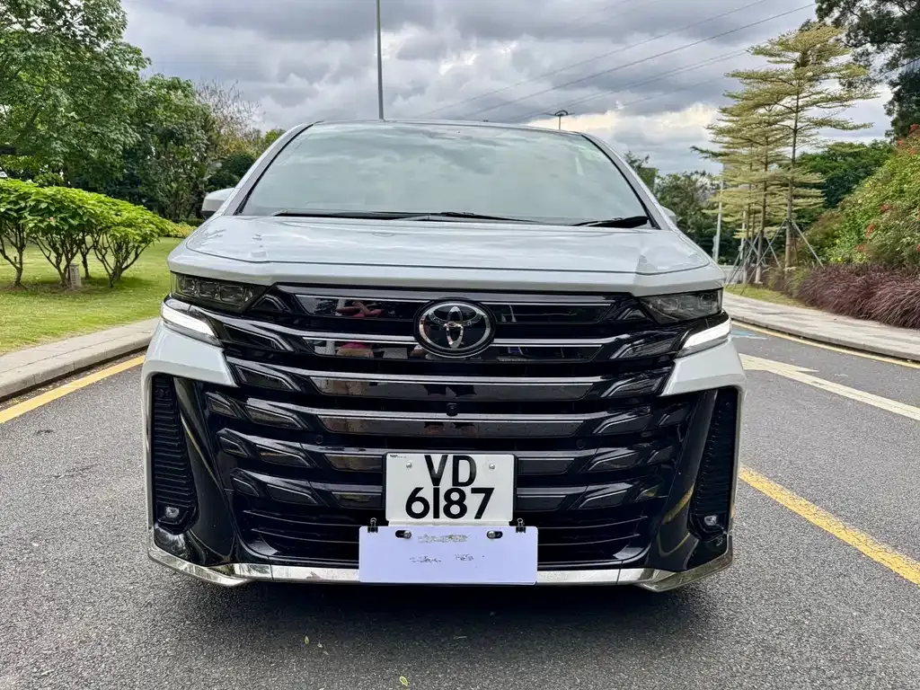 Toyota Vellfire — фото 7