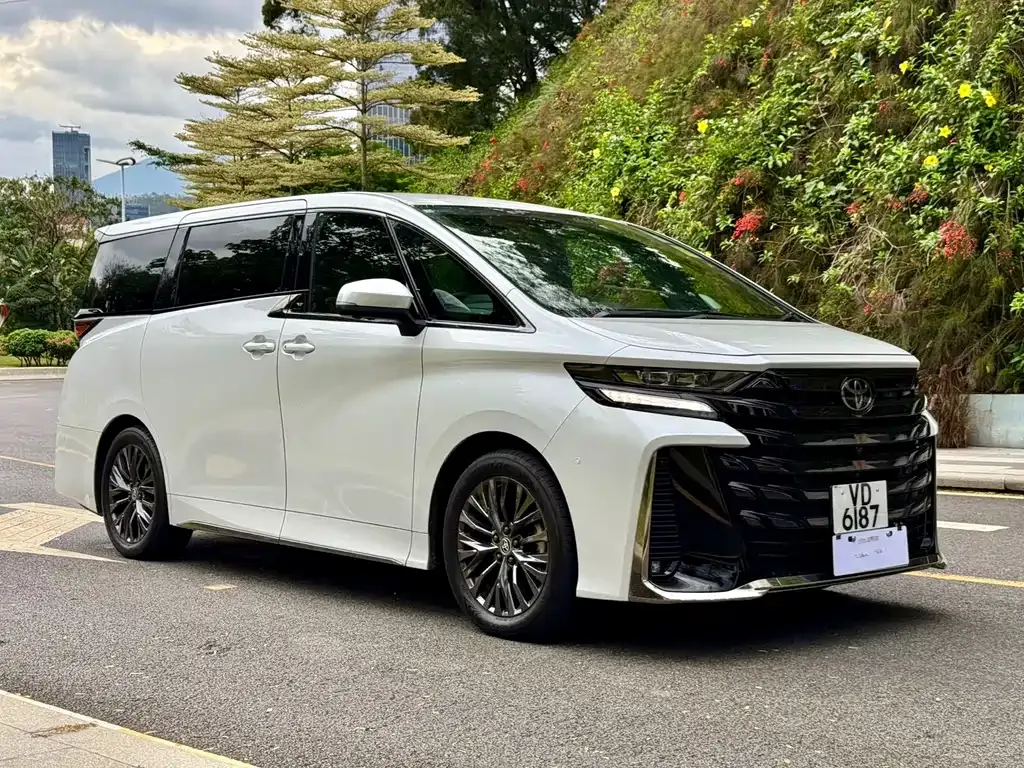 Toyota Vellfire — фото 10