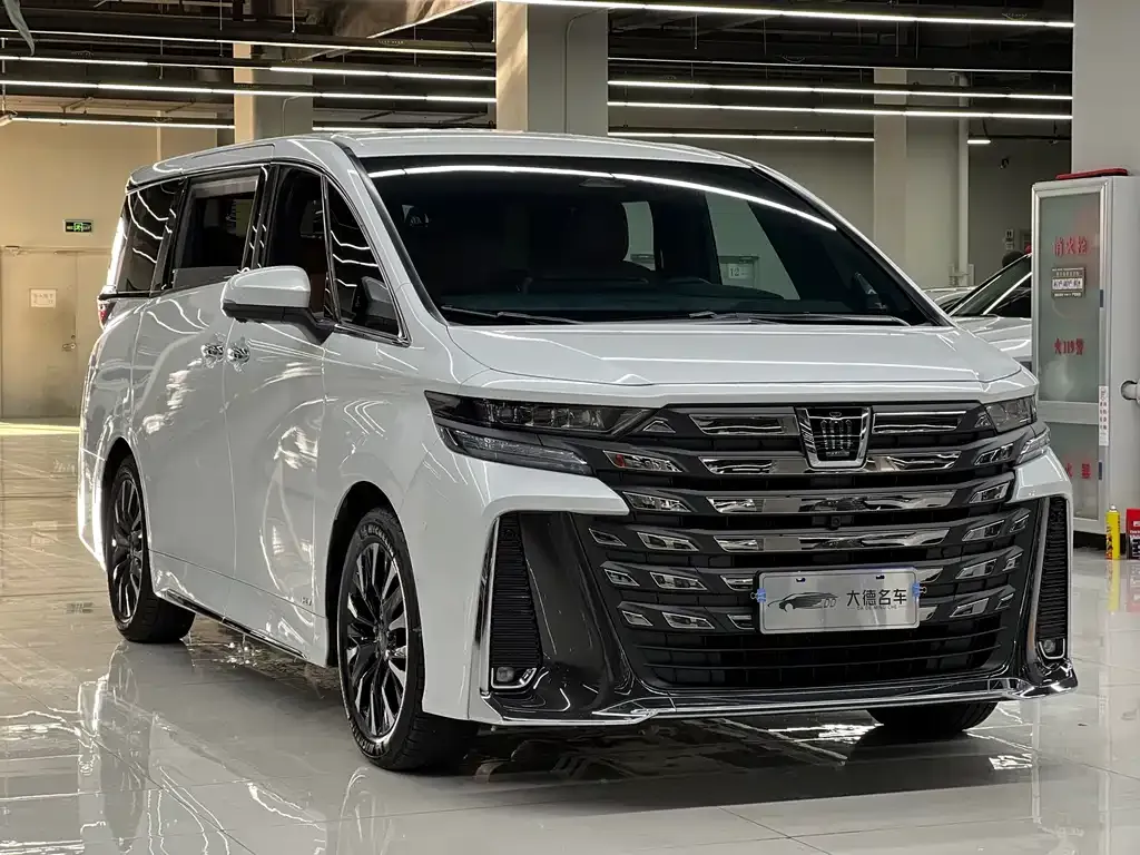 Toyota Vellfire — фото 6
