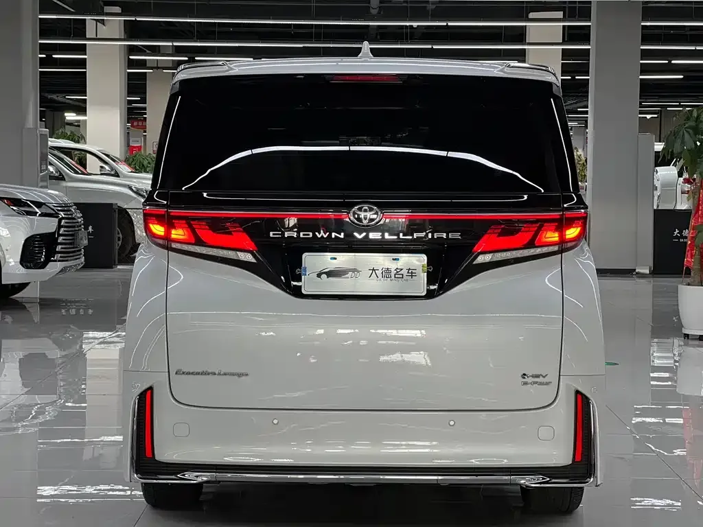 Toyota Vellfire — фото 9