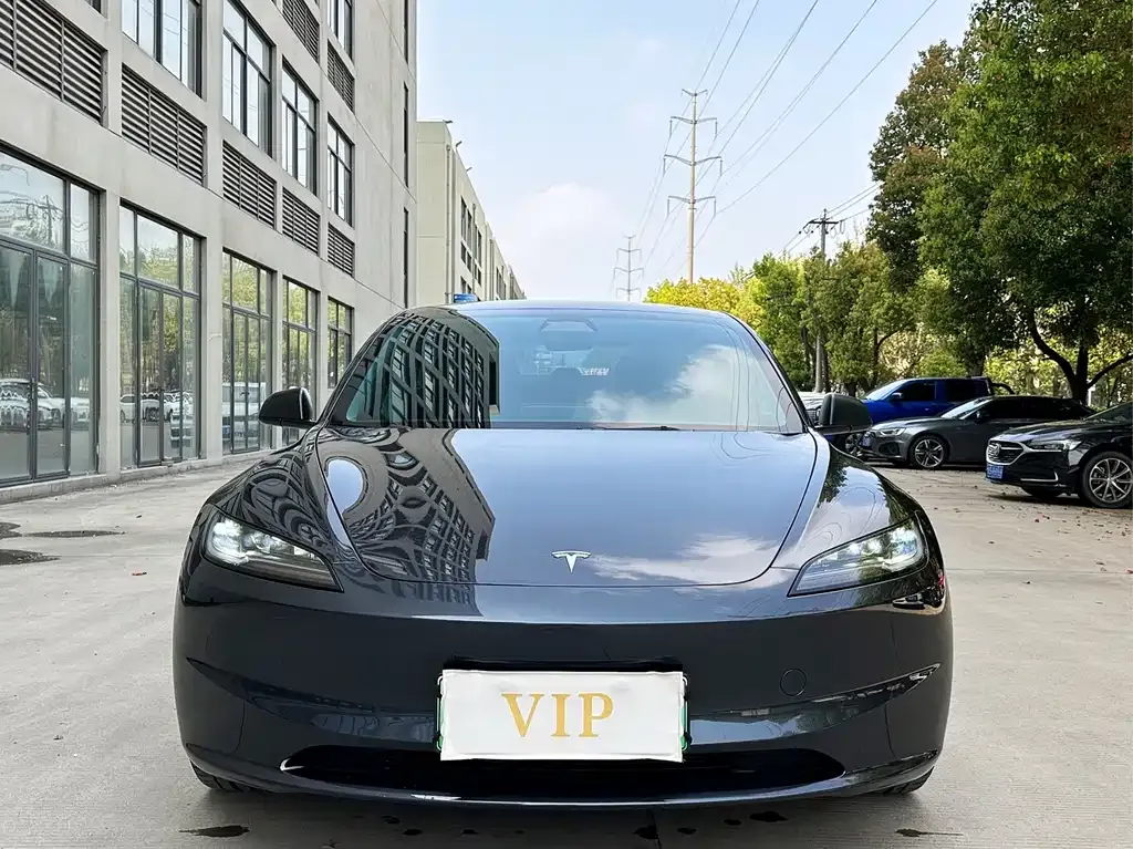 Tesla Model 3 — фото 7