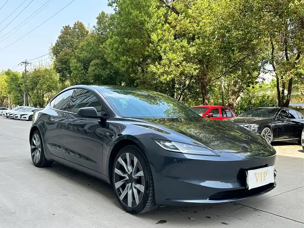Tesla Model 3 — фото 6