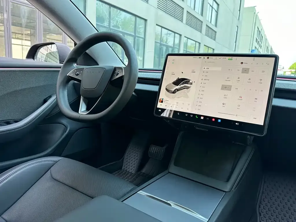 Tesla Model 3 — фото 5