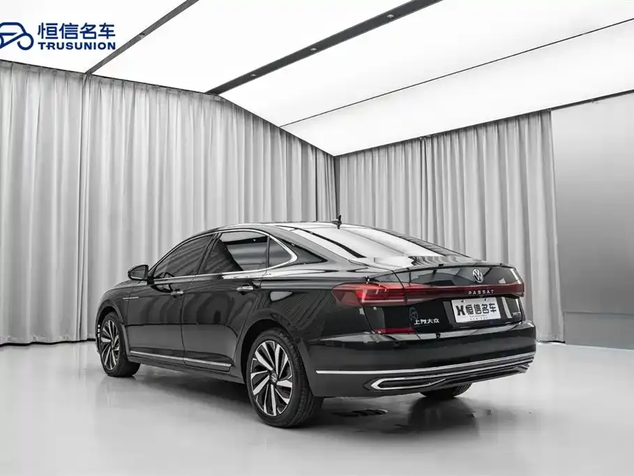 Volkswagen Passat — фото 7