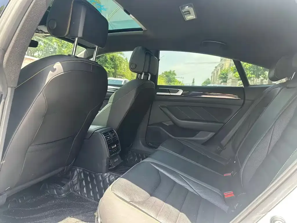 Volkswagen CC 2023 из CN, фото 4