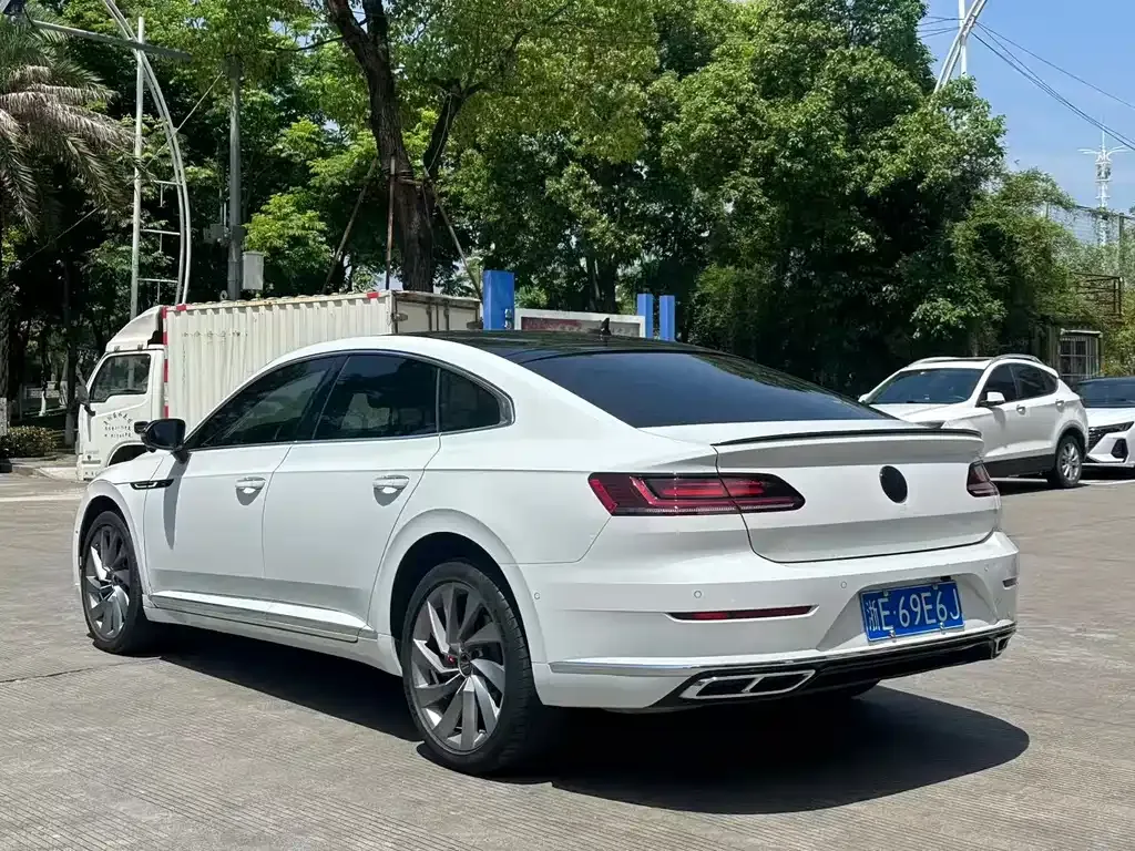 Volkswagen CC 2023 из CN, фото 8