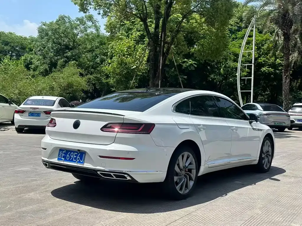 Volkswagen CC 2023 из CN, фото 9