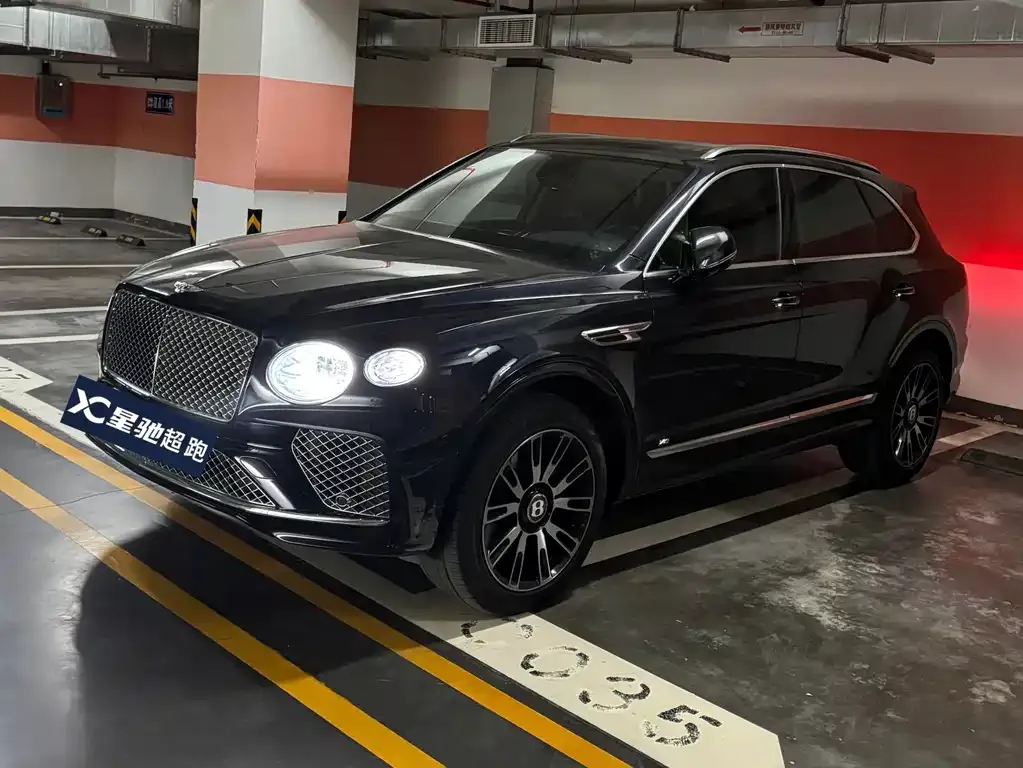 Bentley Bentayga — фото 1
