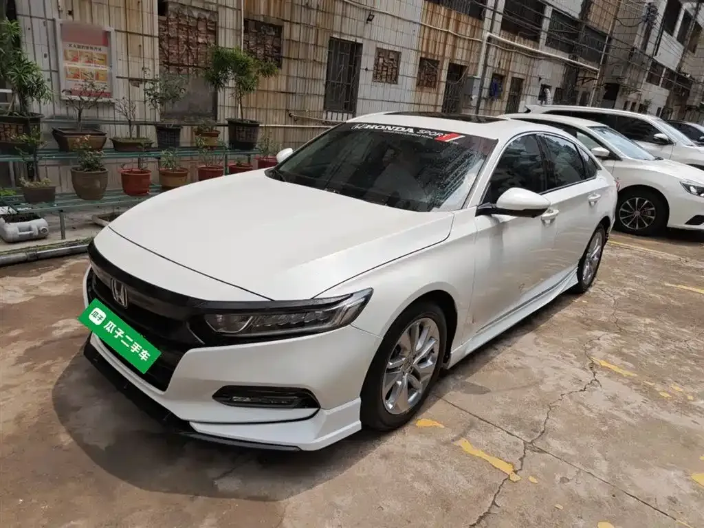 Honda Accord — фото 9