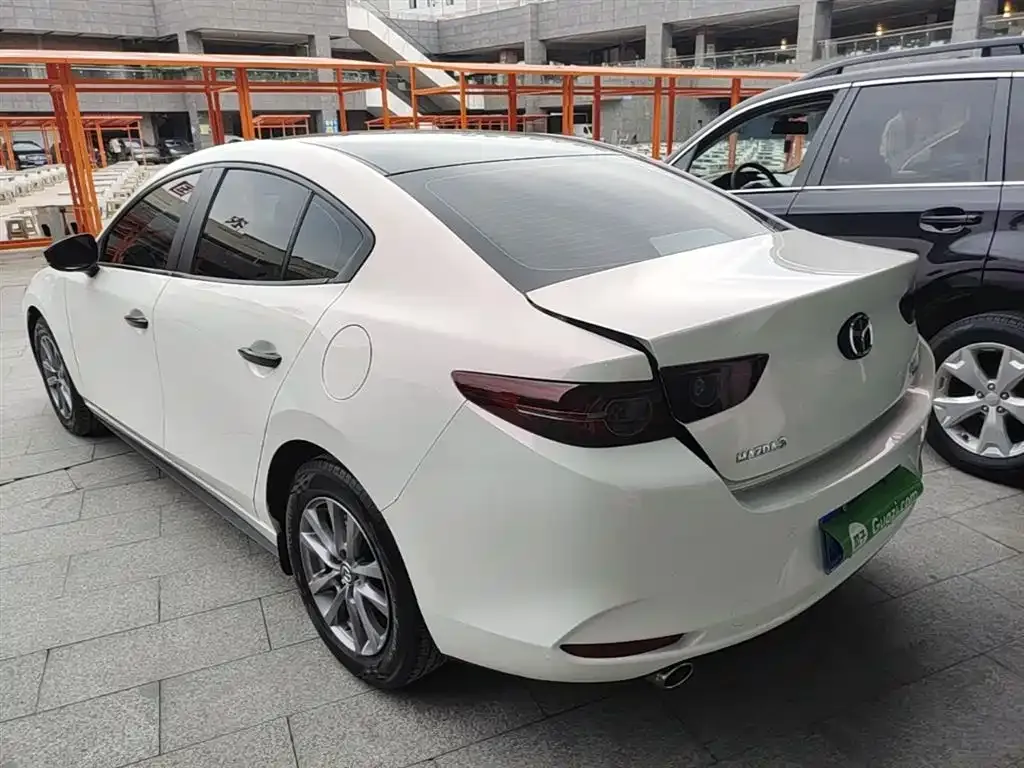 Mazda 3 Axela — фото 3